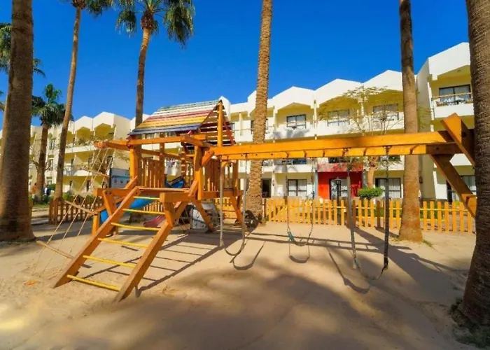 Regina And Aqua Park 4*